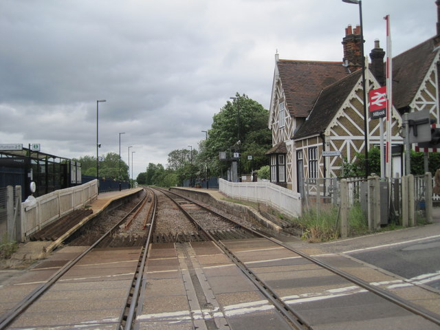 Millbrook station level crossing